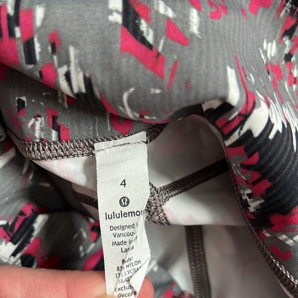 Lululemon Fast and Free High Rise Leggings - Picture 5 of 12